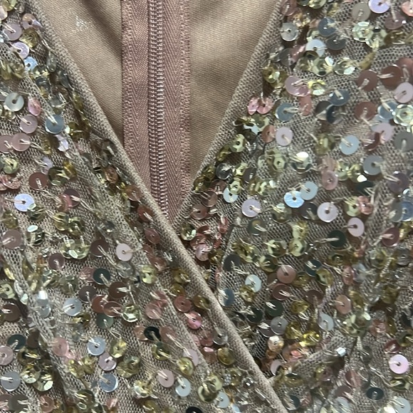 Puff shoulder sequined surplice gown - Picture 6 of 6